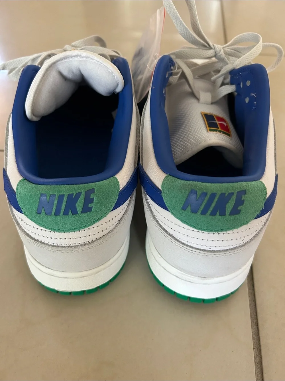Nike Men’s White Blue Green Low-Top Sneakers